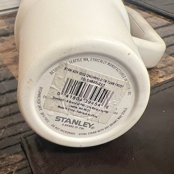 30 Oz Stanley Classic White Mug with Handle - Picture 7 of 7